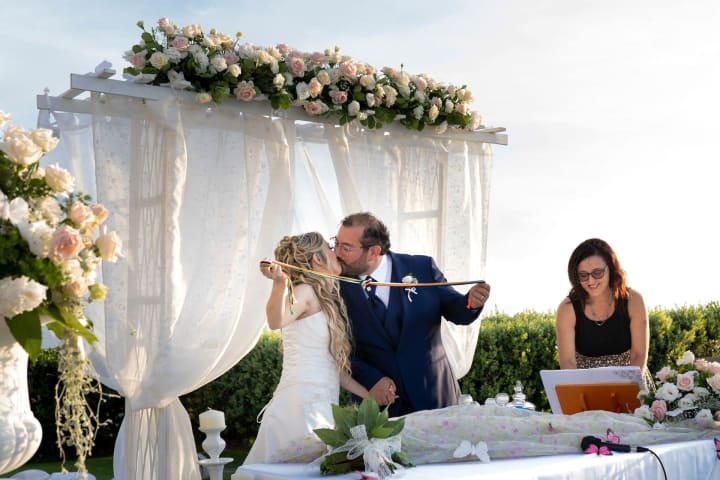 Il Rito del nodo dell'Infinito simboleggia il legame appena sancito tra gli sposi.